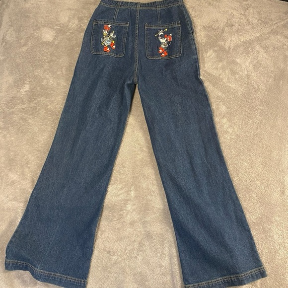 Disney x Macys Embroidered Minnie Majorette High Rise Wide Leg Women Jeans 4 - Picture 1 of 11
